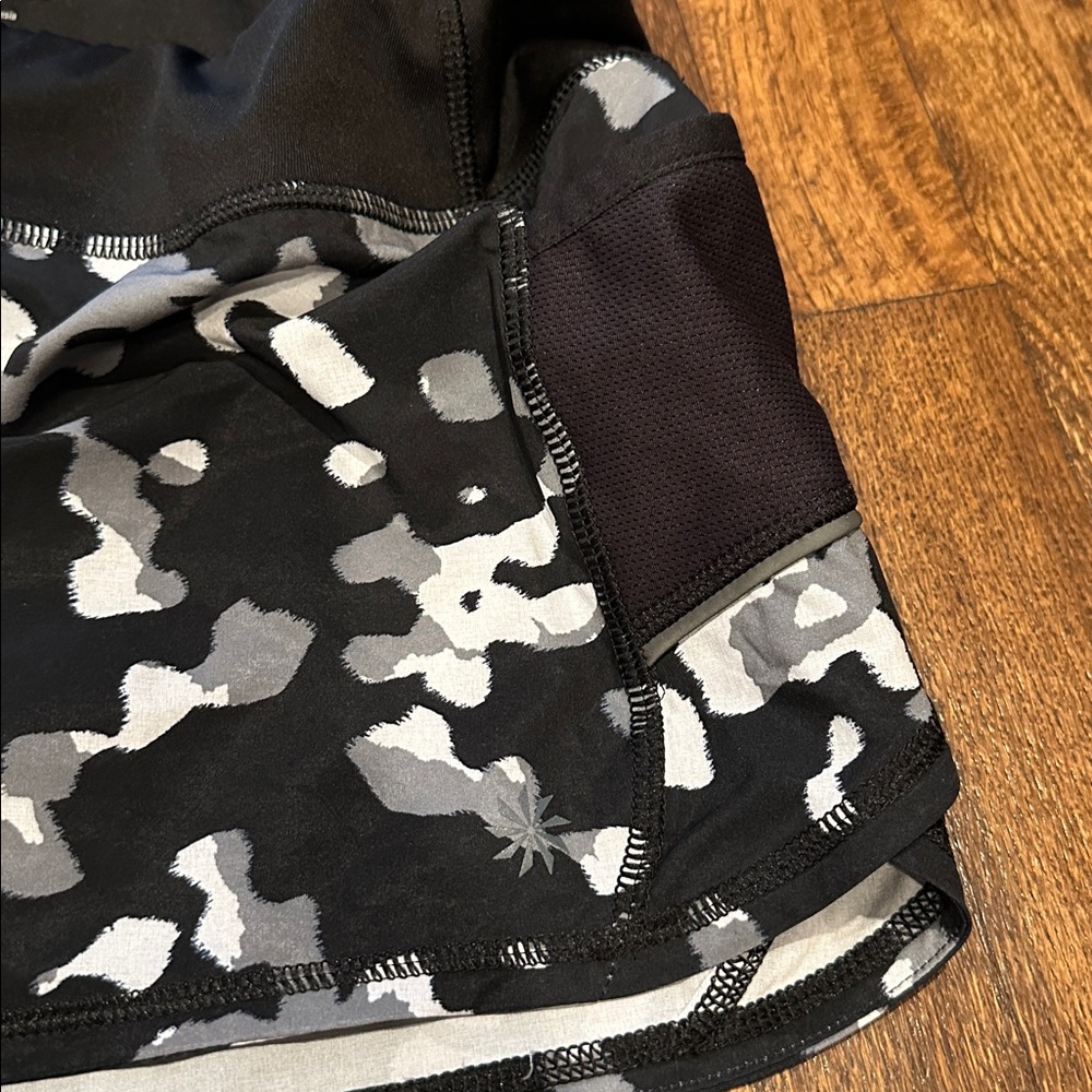 Athleta Mid Rise Run Short - Picture 3 of 9
